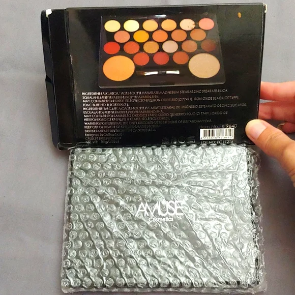 NWT AMUSE COSMETICS * EYE SHADOW * BLUSH & HIGHLIGHT KIT * 22 COLORS - Picture 4 of 4